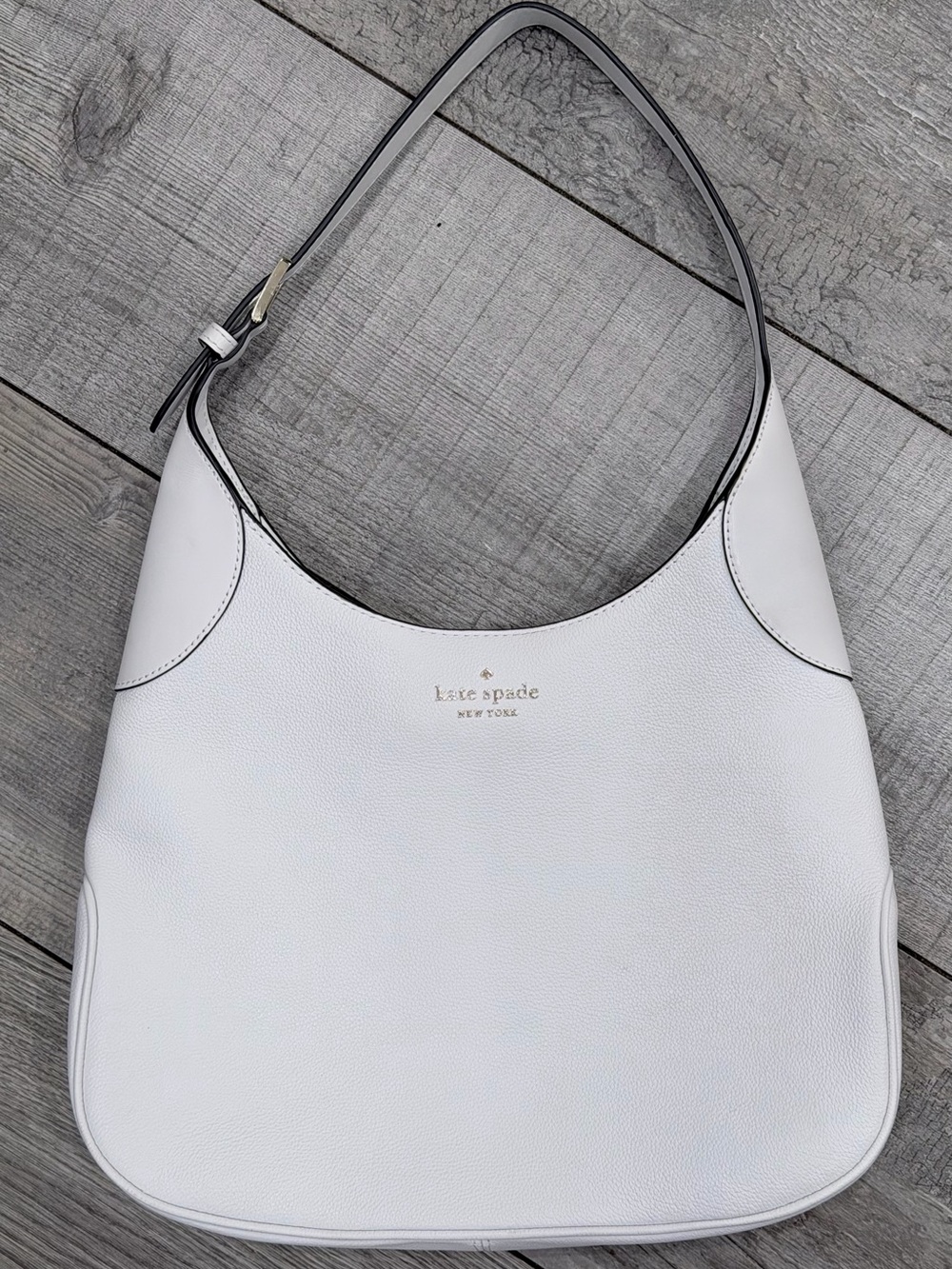 ♠️ KATE SPADE ♠️ White Pebbled Leather Shoulder Bag Purse Gold Logo